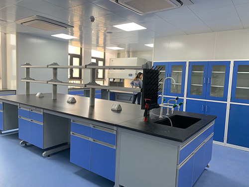为什么实验室家具以蓝色为主？